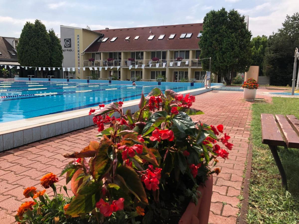 Het Vezer Apartmanhotel Komárom Exterior foto