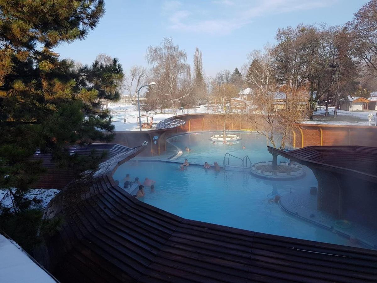 Het Vezer Apartmanhotel Komárom Exterior foto