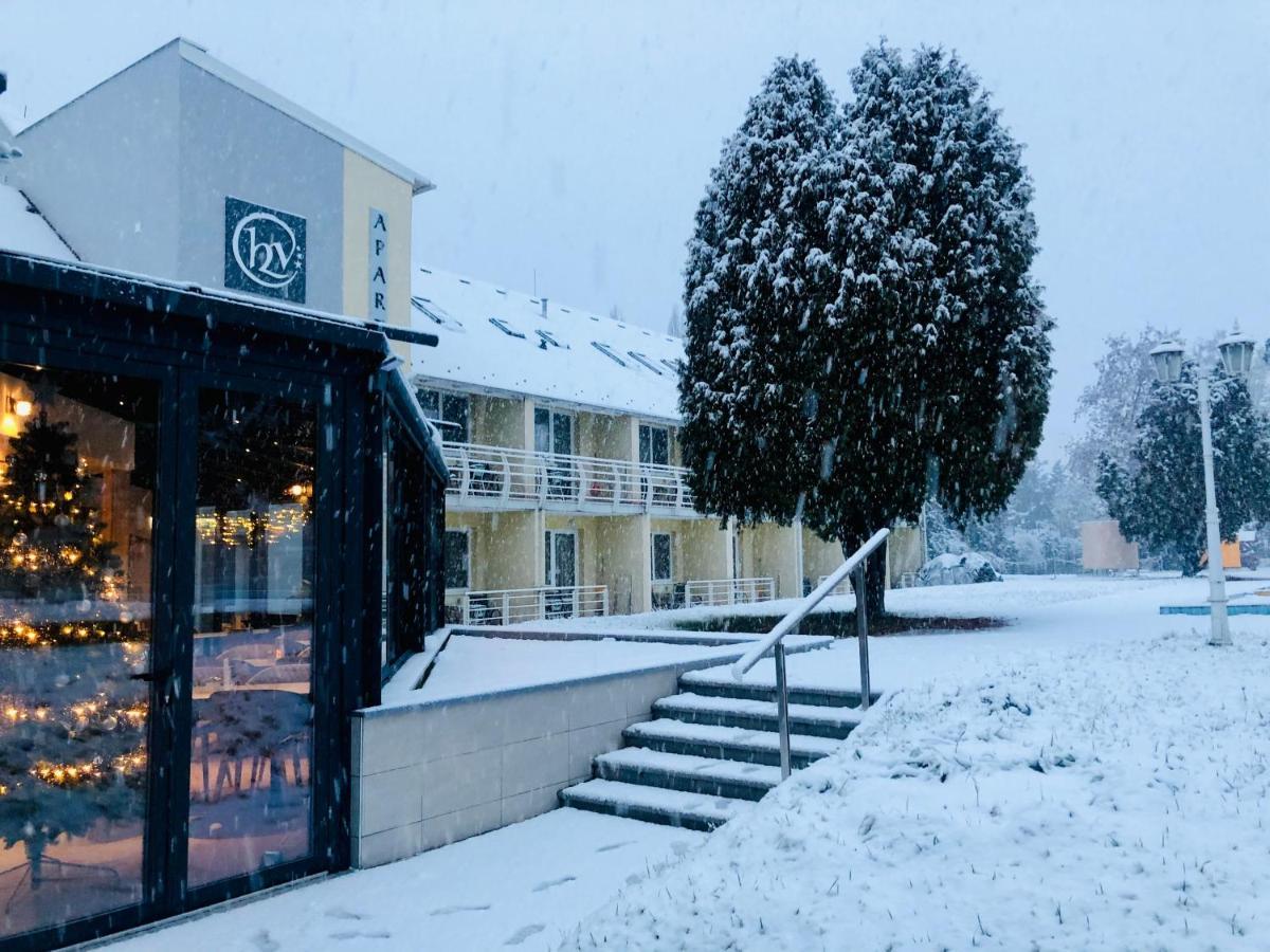 Het Vezer Apartmanhotel Komárom Exterior foto