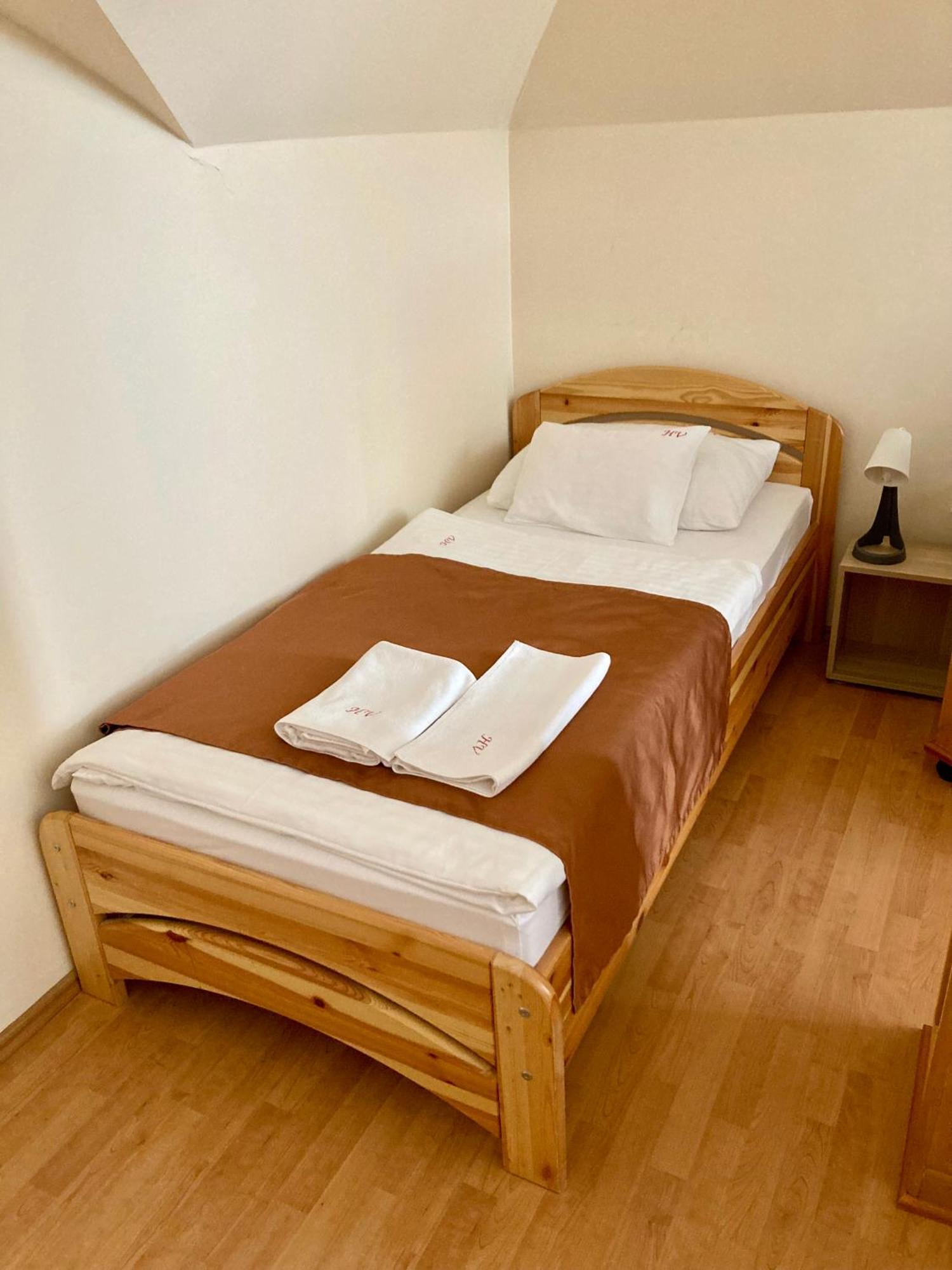 Het Vezer Apartmanhotel Komárom Zimmer foto