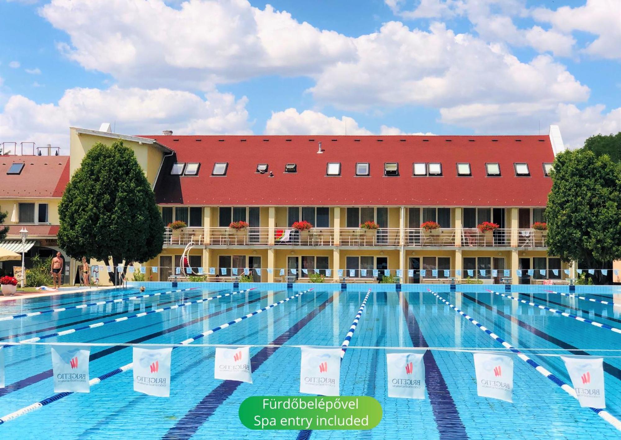 Het Vezer Apartmanhotel Komárom Exterior foto